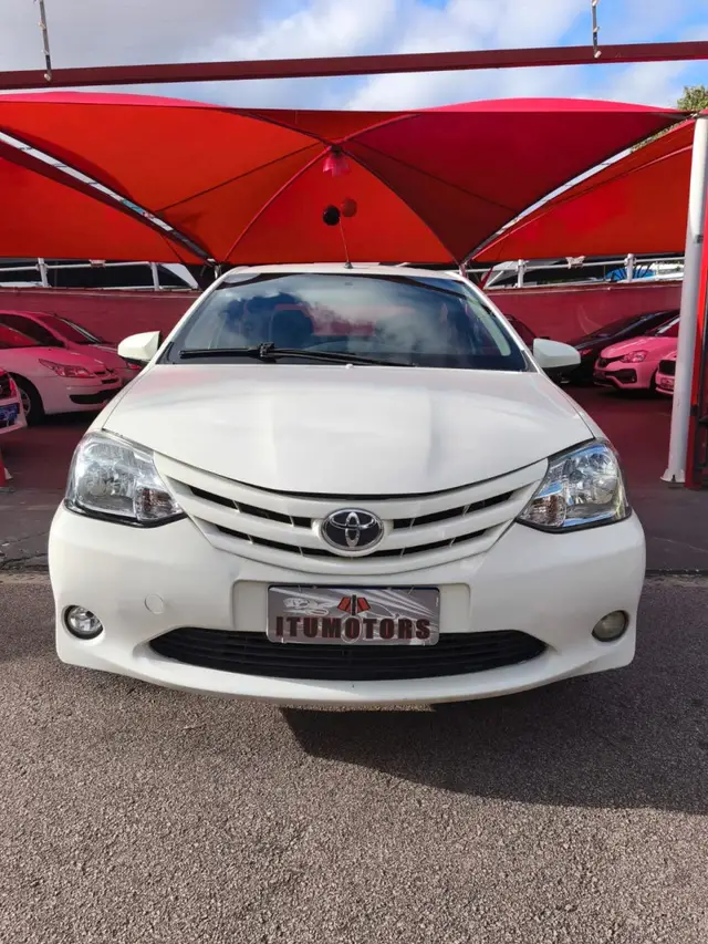 Carro Toyota Etios Sedan 2014 XS 1.5 (Flex)