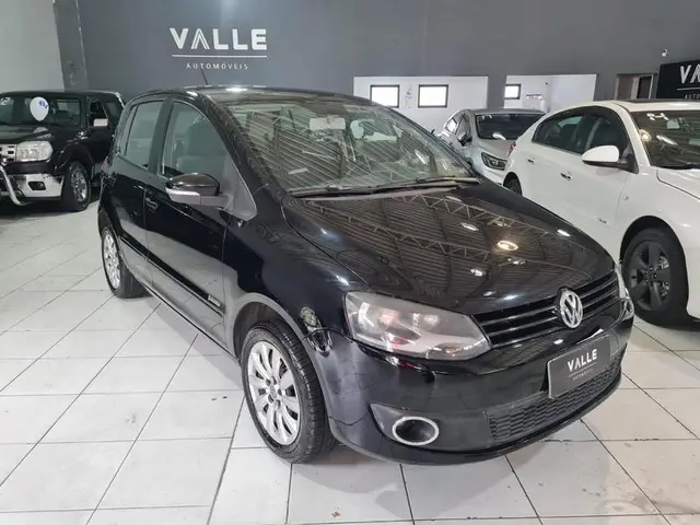Carro Volkswagen Fox 2014 1.0 TEC (Flex) 4p