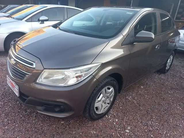 Carro Chevrolet Onix 2014 1.0 LT SPE/4