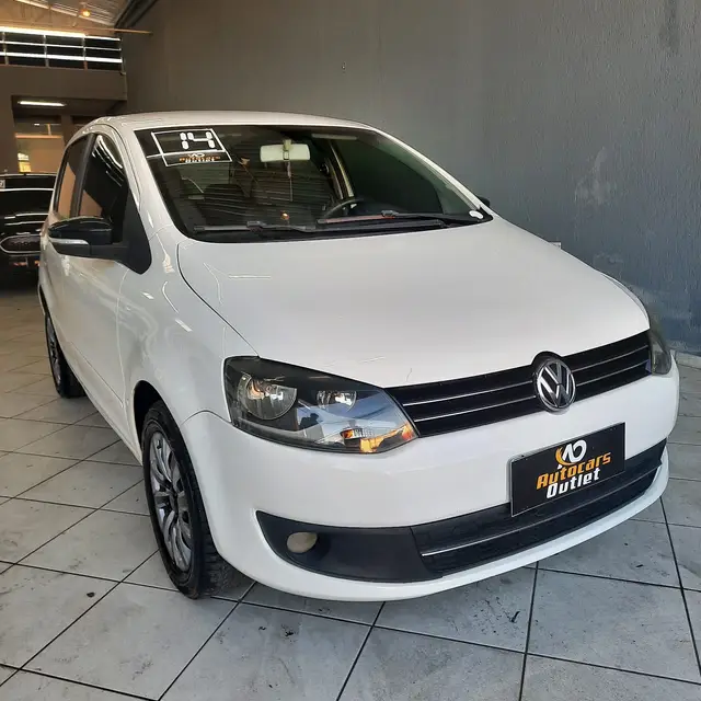 Carro Volkswagen Fox 2014 1.0 TEC (Flex) 4p