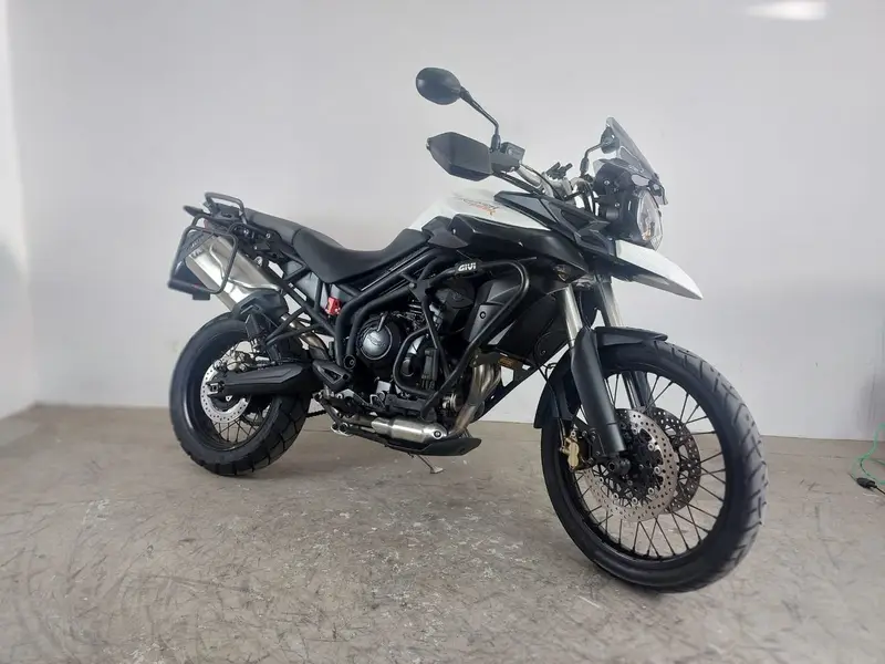 Triumph 800 XC