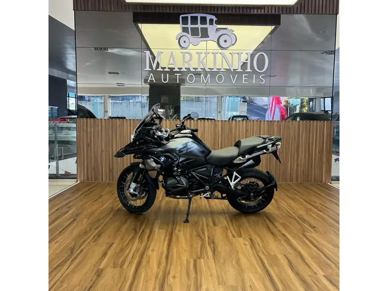BMW Adventure Premium Triple Black