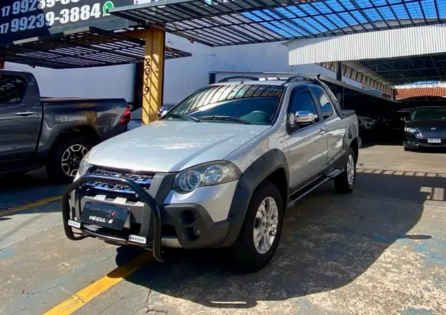 Carro Fiat Strada 2011 Adventure 1.8 16V (Flex) (Cabine Dupla)