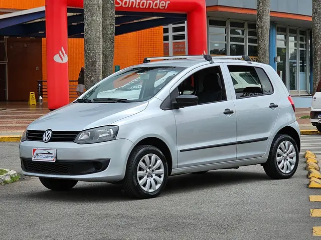 Carro Volkswagen Fox 2014 1.0 TEC (Flex) 4p