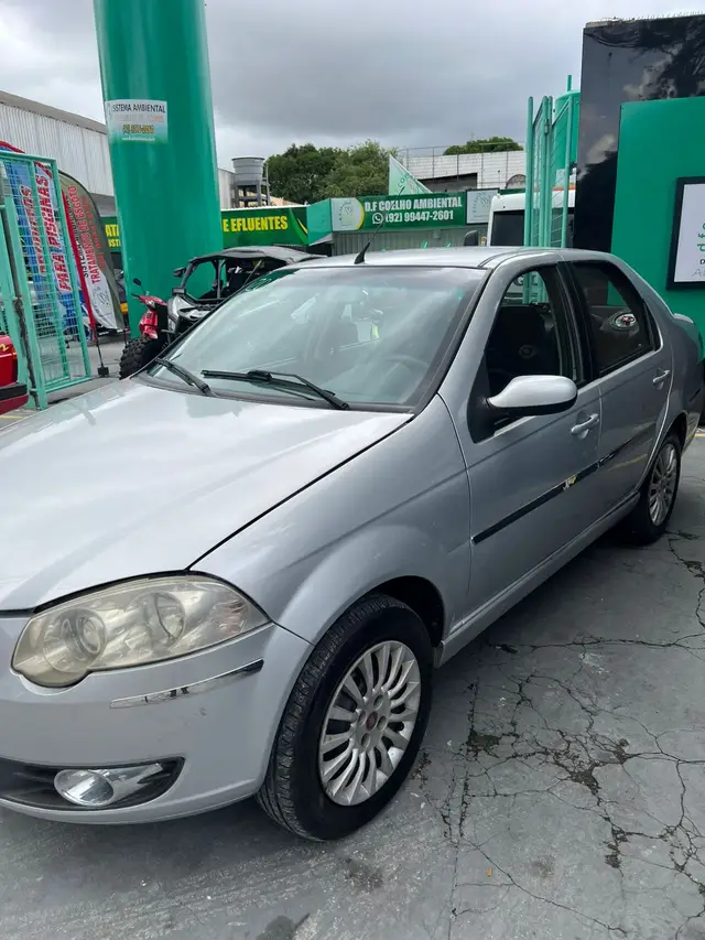 Carro Fiat Siena 2010 HLX 1.8 8V (Flex)