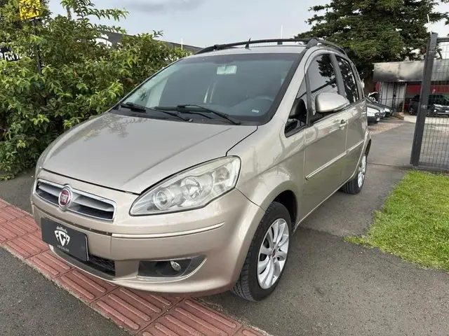 Carro Fiat Idea 2014 Attractive 1.4 8V (Flex)