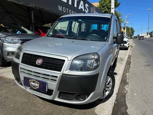 Carro Fiat Doblò 2021 Essence 1.8 16V (Flex)