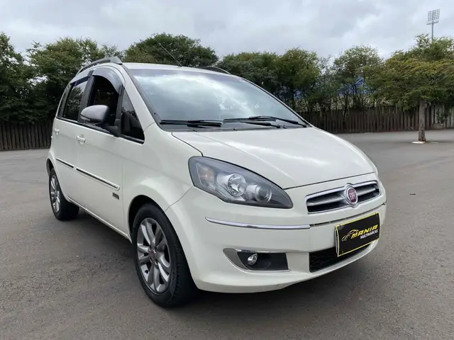 Carro Fiat Idea 2015 Essence 1.6 16V E.TorQ (Flex)