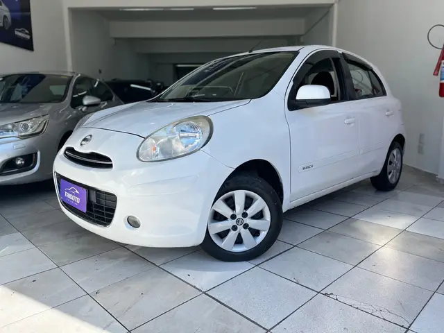 Carro Nissan March 2014 1.0 16V (Flex)