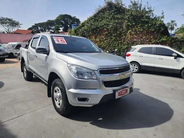 Carro Chevrolet S10 Cabine Dupla 2015 S10 LS 2.4 4x2 (Cab Dupla) (Flex)