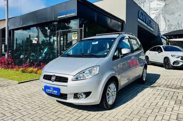 Carro Fiat Idea 2012 Attractive 1.4 8V (Flex)