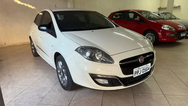 Carro Fiat Bravo 2016 BlackMotion 1.8 Dualogic Flex 5p