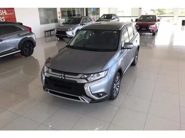 Carro Mitsubishi Outlander 2020 2.0 HPE 7L CVT