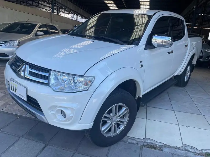 Mitsubishi L200 Triton HLS 2.4 Flex 16V CD Mec.