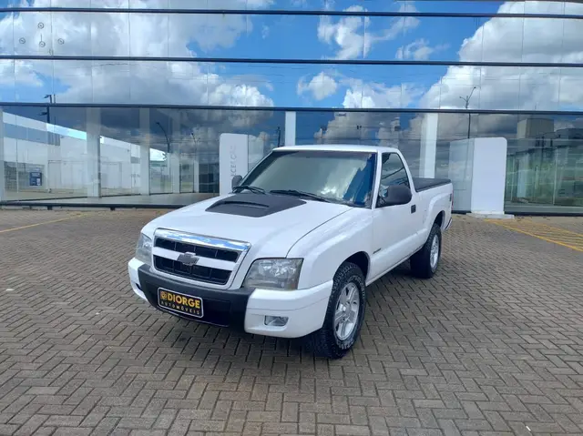 Carro Chevrolet S10 Cabine Simples 2011 S10 Advantage 4x2 2.4 (Flex) (Cab Simples)