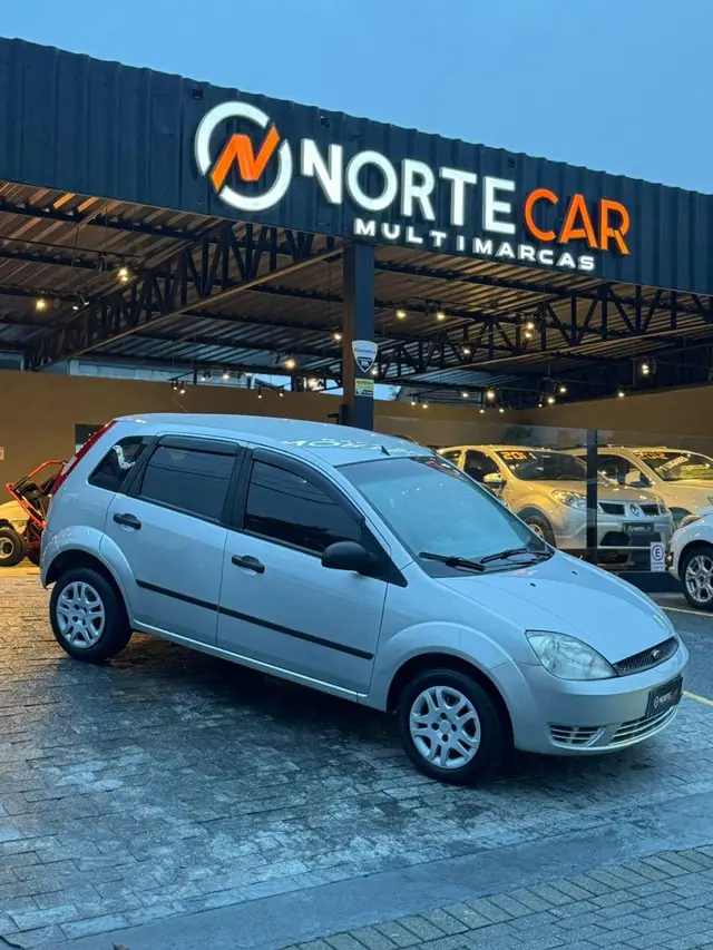 Carro Ford Fiesta Hatch 2005 1.0