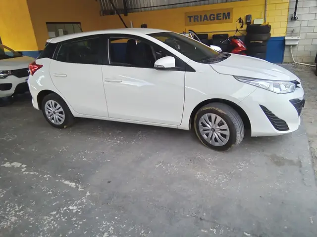 Carro Toyota Yaris 2022 1.3 XL Live CVT (Flex)
