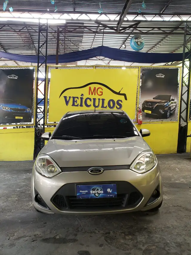 Carro Ford New Fiesta Sedan 2014 1.6 SE (Flex)