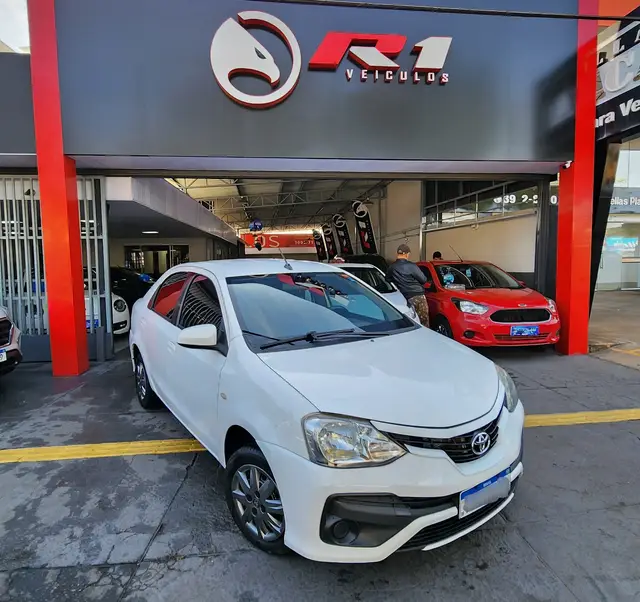 Carro Toyota Etios Sedan 2018 XS 1.5 (Aut) (Flex)