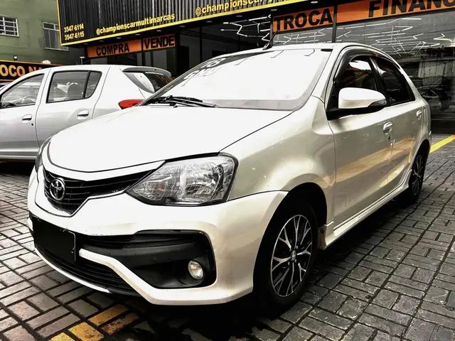 Carro Toyota Etios 2018 Platinum 1.5 (Aut) (Flex)