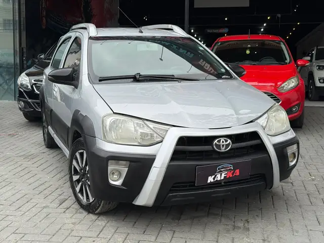Carro Toyota Etios 2015 Cross 1.5 (Flex)