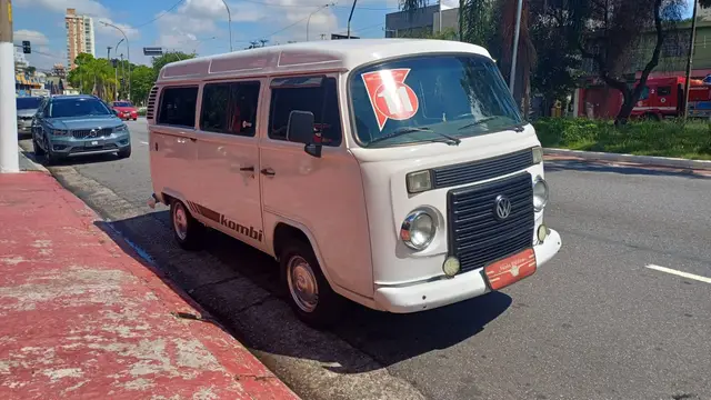 Carro Volkswagen Kombi 2011 Standard 1.4 (Flex)
