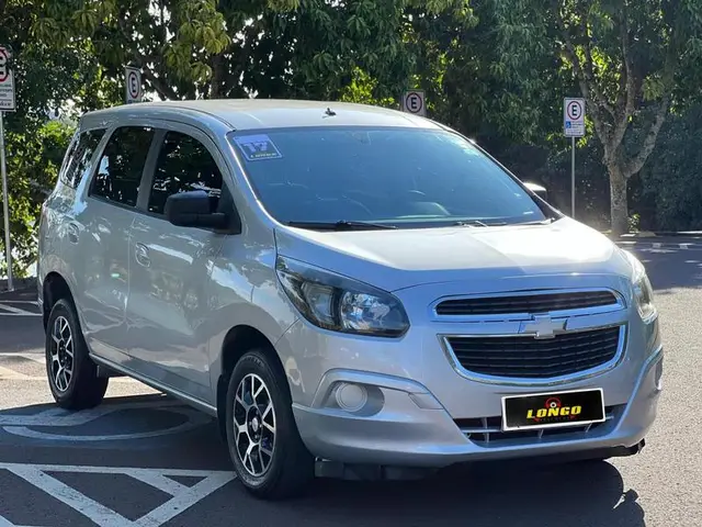 Carro Chevrolet Spin 2017 LS 5S 1.8 (Flex)