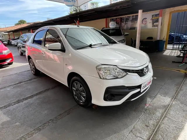 Carro Toyota Etios Sedan 2018 XS 1.5 (Aut) (Flex)