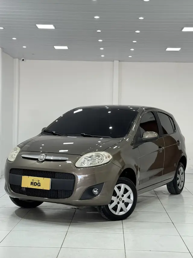 Carro Fiat Palio 2013 Attractive 1.0 8V (Flex)