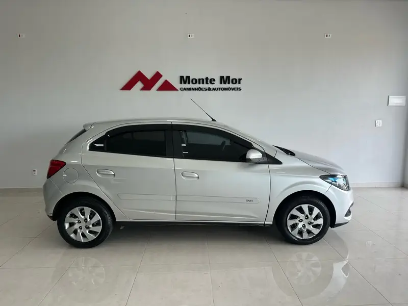 Chevrolet Onix 1.4 LT SPE/4