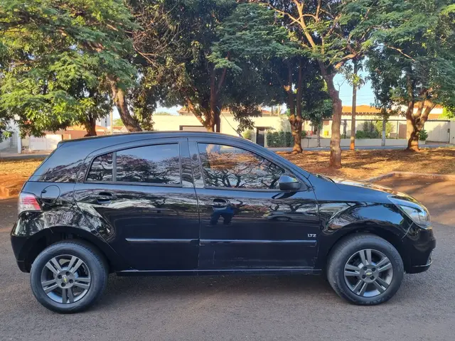 Carro Chevrolet Agile 2011 LTZ 1.4 8V (Flex)