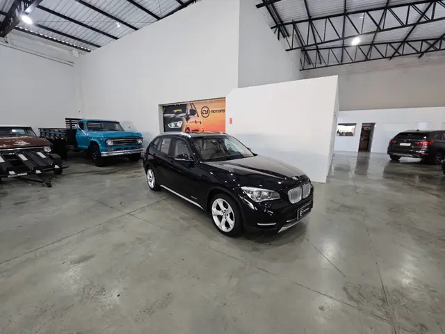 Carro BMW X1 2014 2.0 sDrive20i (Aut)