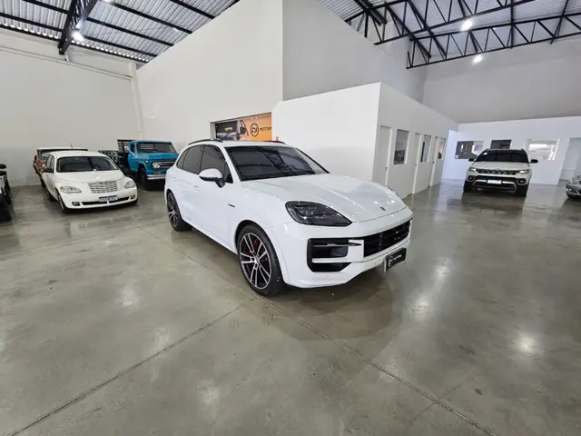 Carro Porsche Cayenne 2024 S 3.0 V6 (Híbrido)