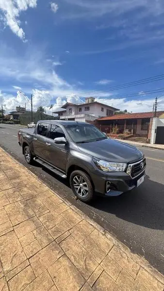 Carro Toyota Hilux Cabine Dupla 2019 Hilux 2.8 TDI SRV CD 4x4 (Aut)