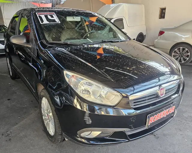 Carro Fiat Grand Siena 2014 Essence 1.6 16V (Flex)