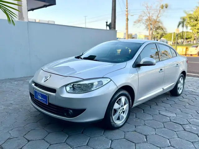 Carro Renault Fluence 2014 2.0 16V Dynamique (Flex)