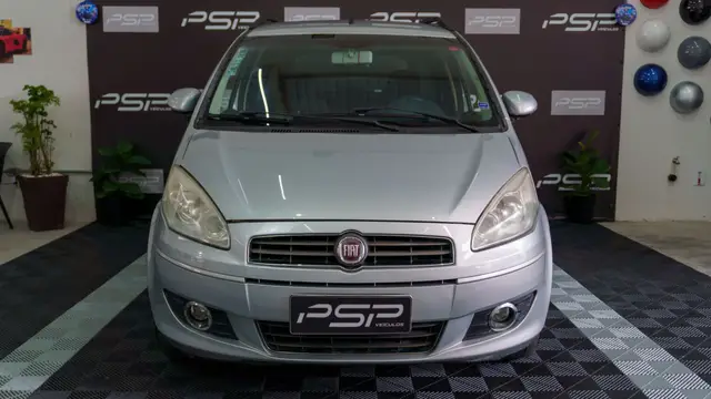Carro Fiat Idea 2013 Attractive 1.4 8V (Flex)