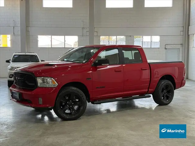 Carro RAM Classic 2022 Laramie Night Edition 5.7