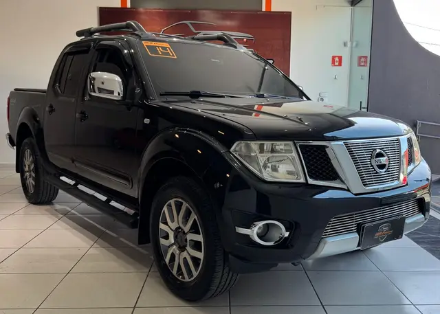 Carro Nissan Frontier 2014 2.5 TD CD 4x4 SL (Aut)