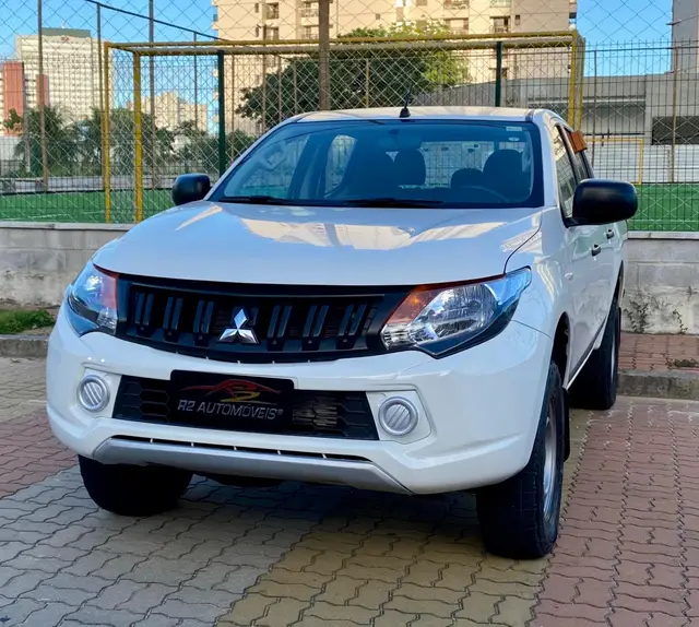 Carro Mitsubishi L200 2022 Triton GL 2.4