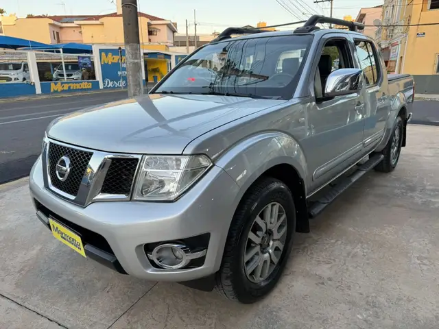 Carro Nissan Frontier 2014 2.5 TD CD 4x4 SL (Aut)
