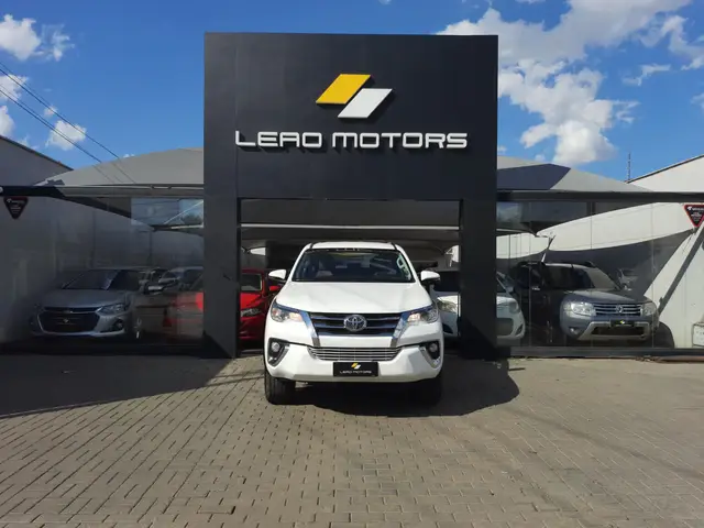 Carro Toyota SW4 2019 2.7 SRV 7L 4x2 (Aut) (Flex)