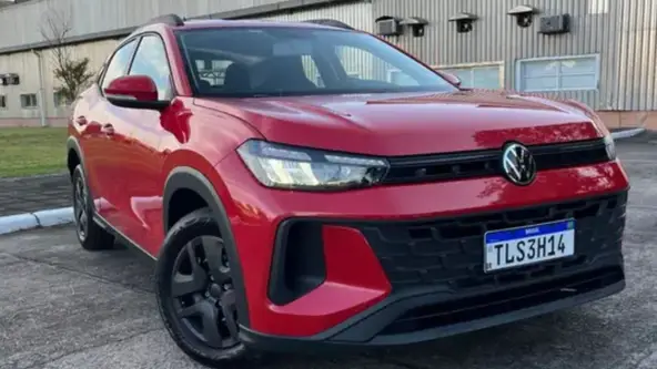 SUV compensa a diferença de preços com mais equipamentos e maior altura livre do solo