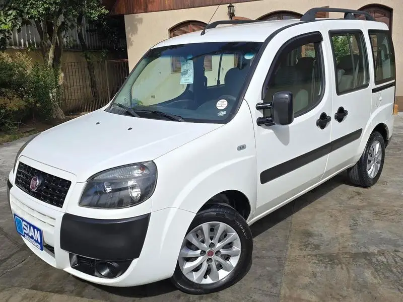 Fiat Doblò Essence 1.8 16V (Flex)