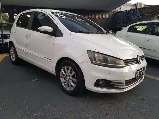 Carro Volkswagen Fox 2015 Comfortline I-Motion 1.6 MSI (Flex)