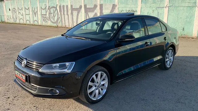 Carro Volkswagen Jetta 2013 2.0 Comfortline Tiptronic (Flex)
