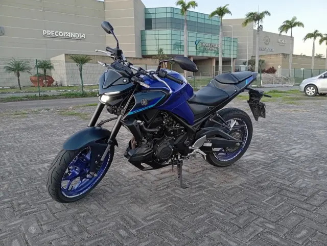 Carro Yamaha MT-03 2025 ABS