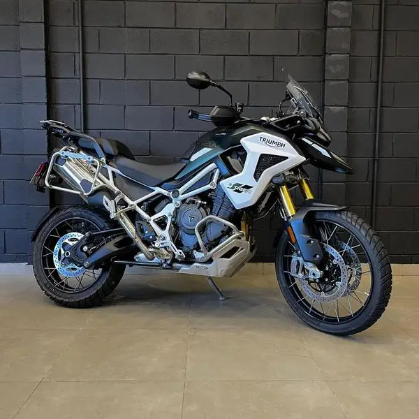 Triumph Black Edition