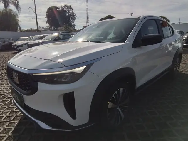 Carro Fiat Fastback 2024 Audace
