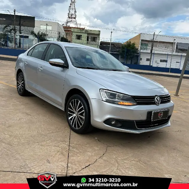 Carro Volkswagen Jetta 2011 2.0 TSI Highline DSG